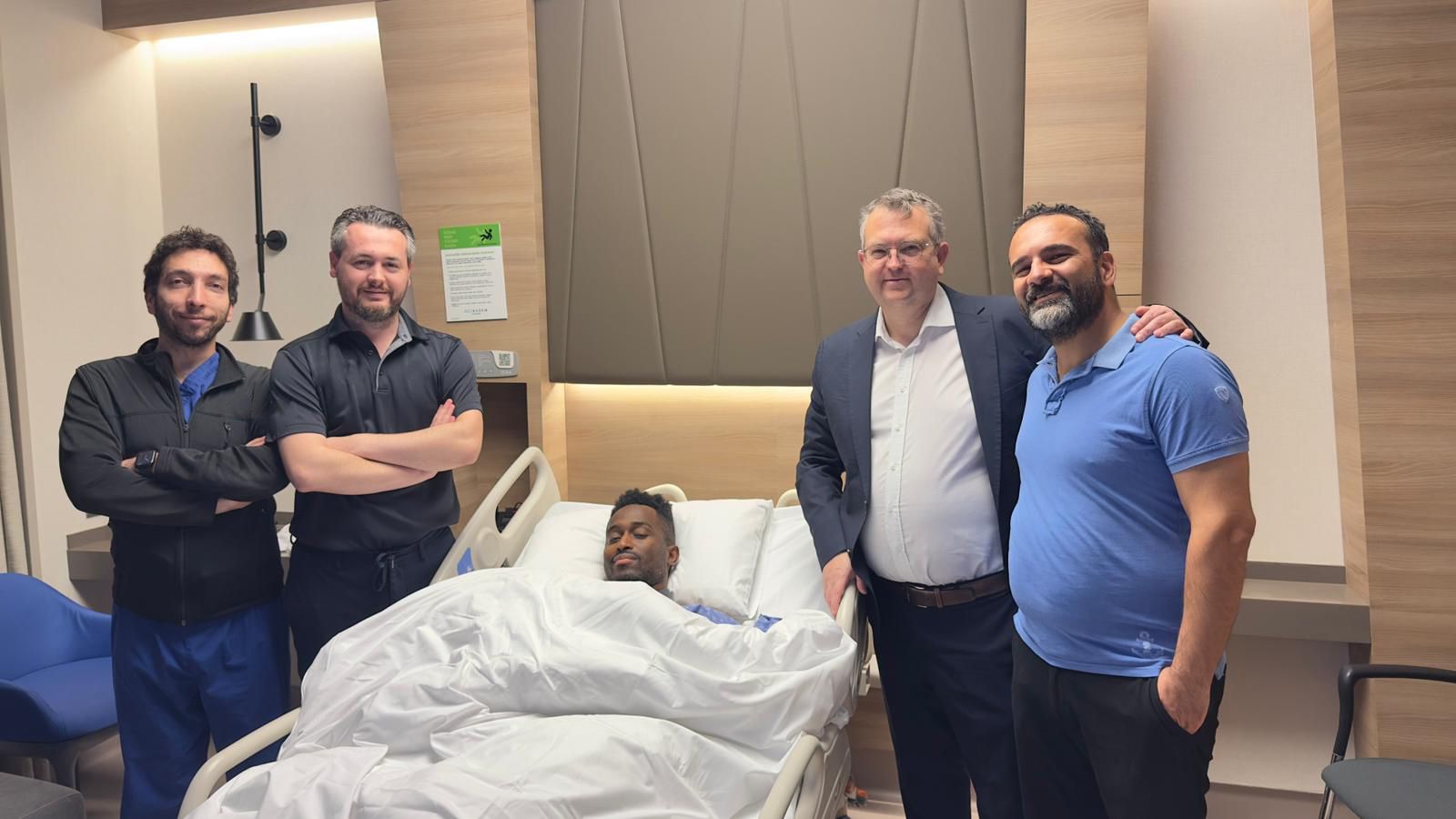 Anadolu Efes'te Beaubois Ameliyat Oldu: Sahalardan 2 Hafta Uzak Kalacak