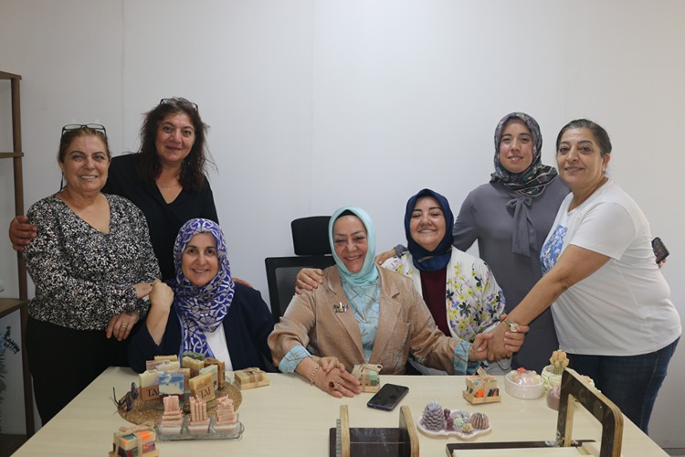 Adana'da kurulan kooperatif doğal sabun üretimiyle 25 kadına iş imkanı sağlıyor
