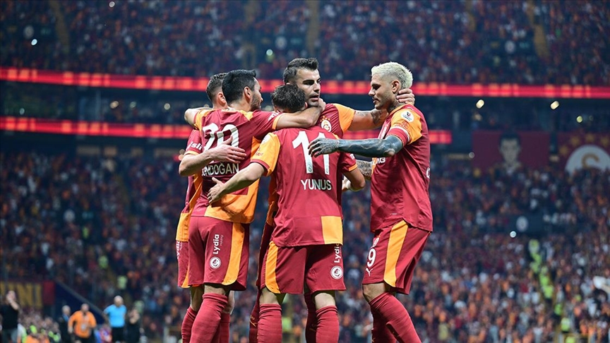 Galatasaray, Ajax maçı için Hollanda'da!