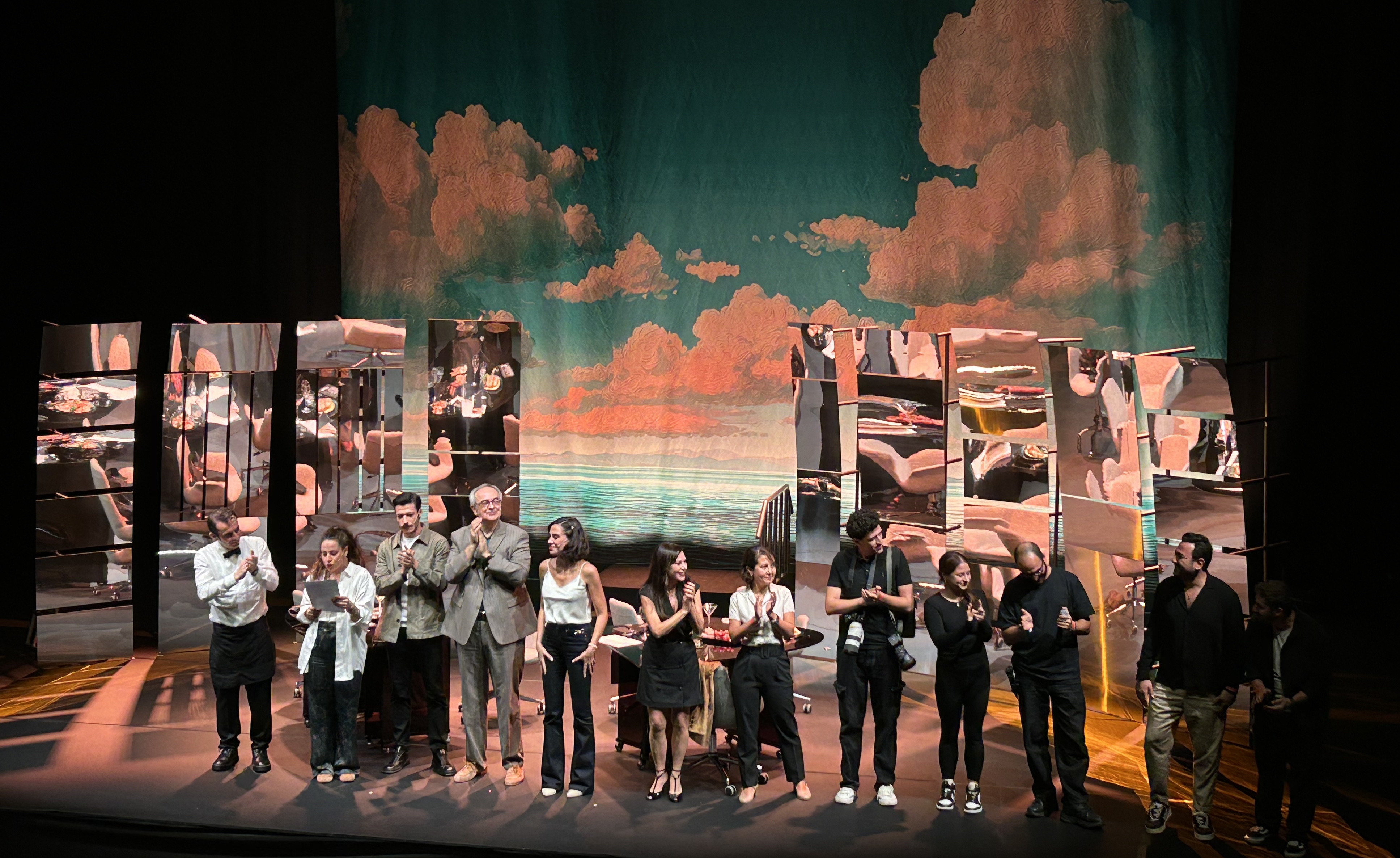 'Fora' Oyununun Prömiyeri 29. İstanbul Tiyatro Festivali'nde Yapıldı