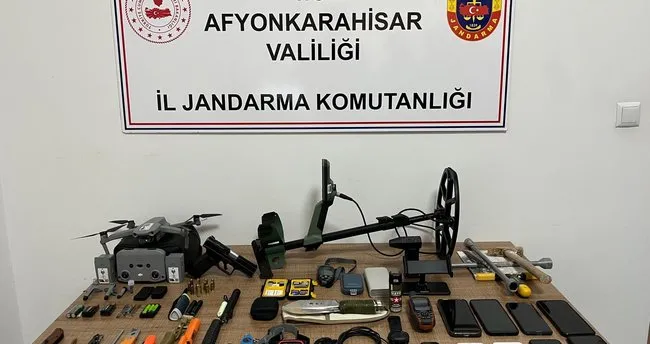 Afyonkarahisar'da Kaçak Kazı Operasyonu: 7 Şüpheli Suçüstü Yakalandı