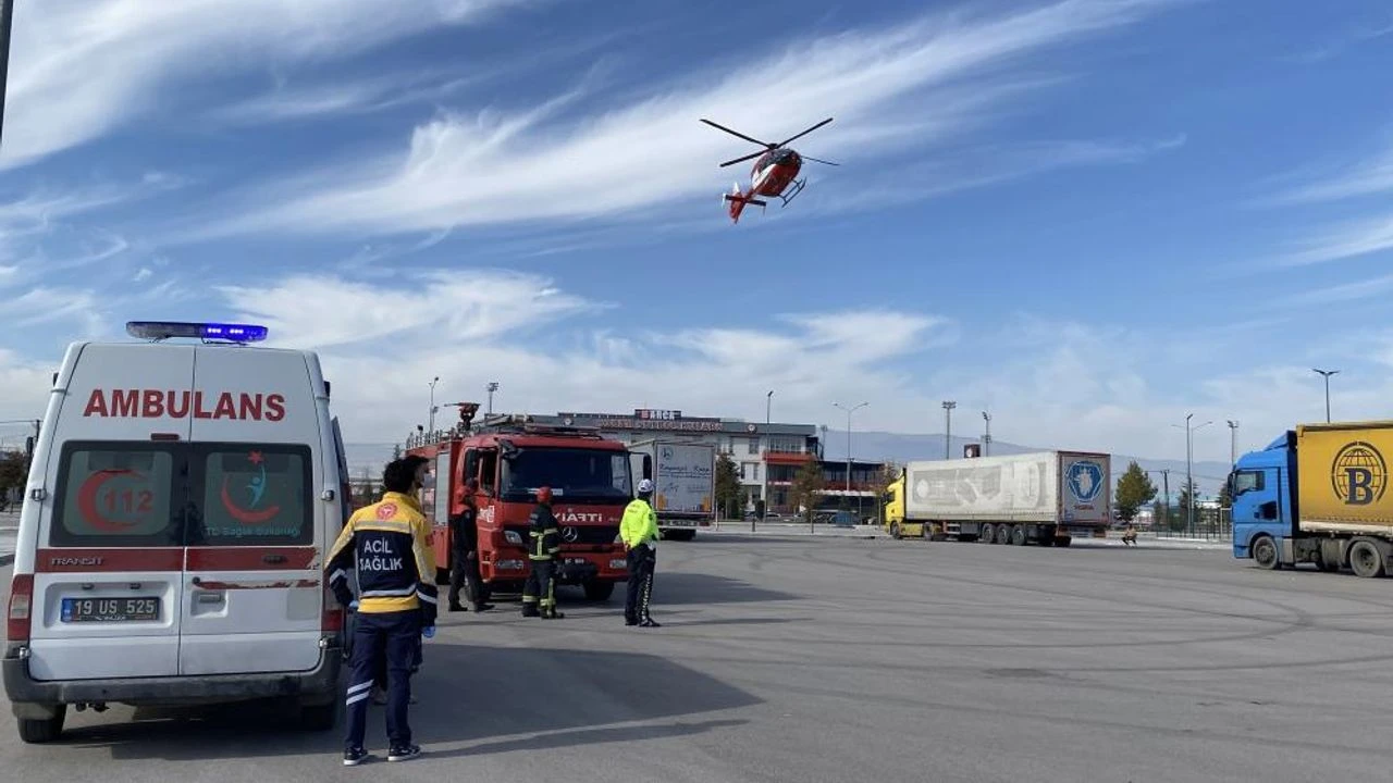 Çorum'da 17 Yaşındaki Gencin Motosiklet Kazası: Helikopter Ambulansla Ankara'ya Sevk Edildi