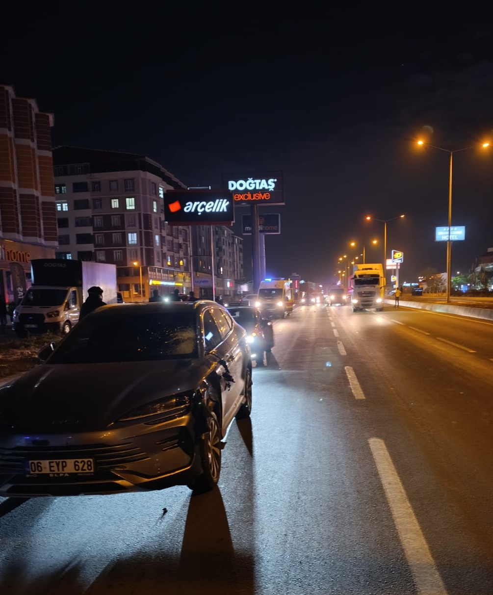 Ağrı'da otomobilin çarptığı kadın hayatını kaybetti