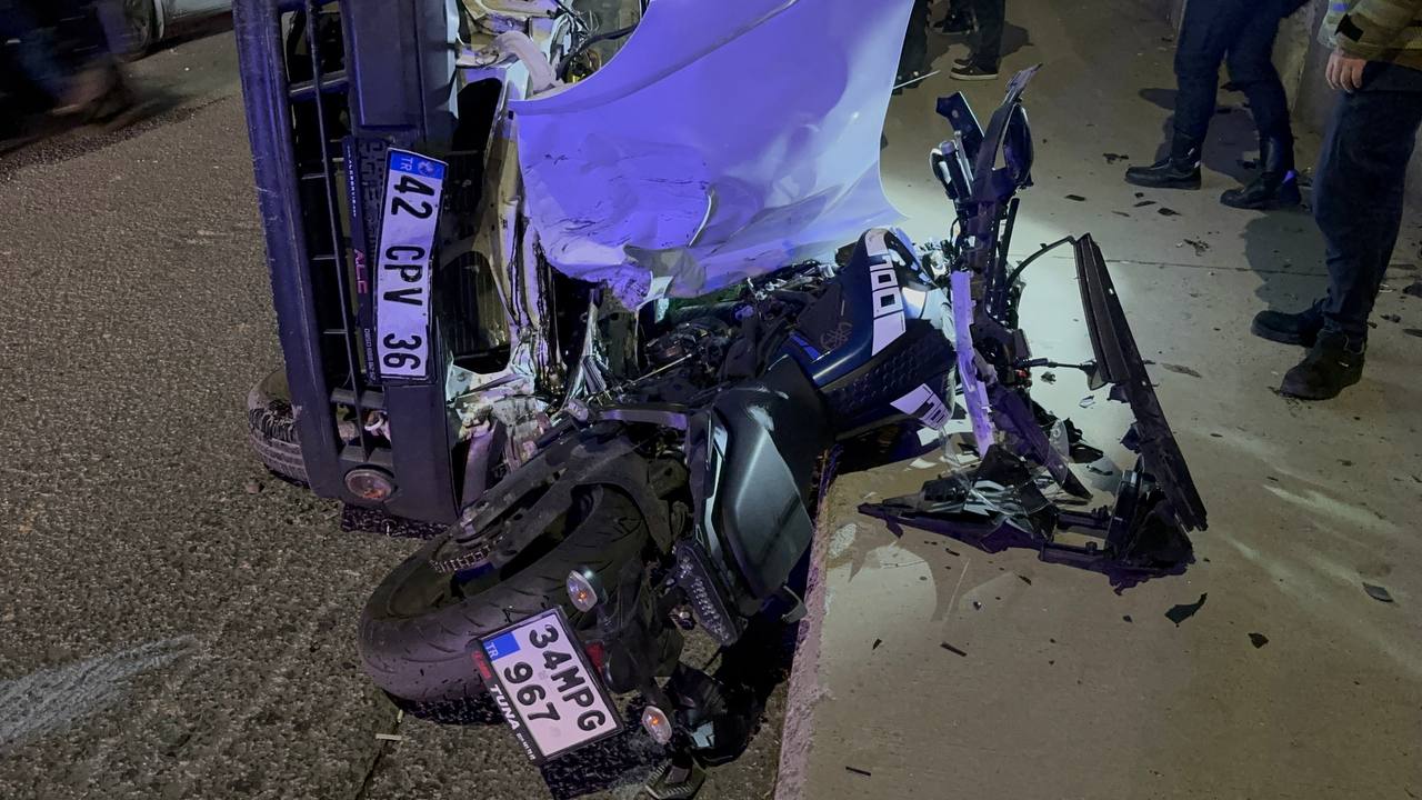 Sarıyer'de Otomobilin Motosiklete Çarpmasıyla Meydana Gelen Kazada 2 Sürücü Yaralandı