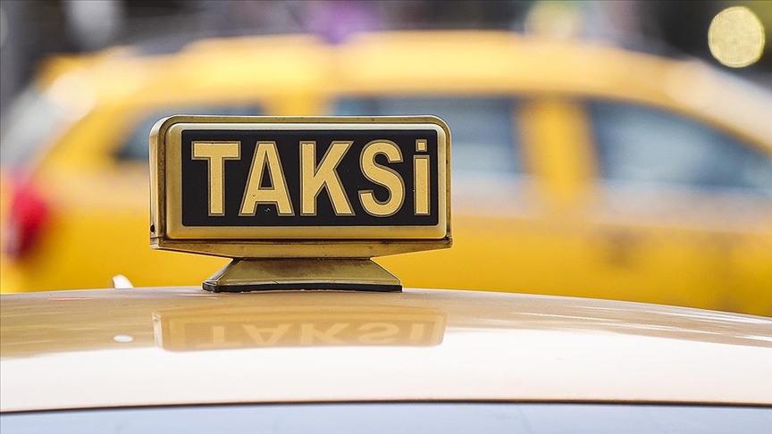İstanbul'da Taksi Şoförü Yolcu Tarafından Darbedildi