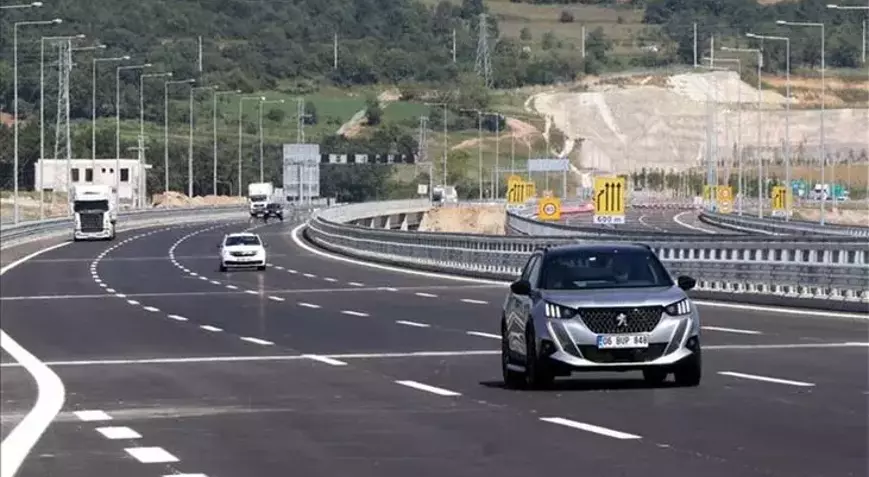 Karayollarında Yapım ve Bakım Çalışmaları: Sürücüler Dikkat!