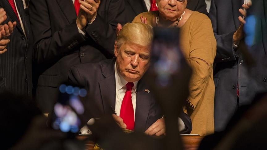 Trump, koruyucu aile sistemini güçlendiren kararnamede imza attı