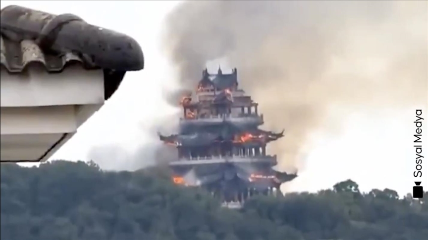 Çin tapınak yangını: 1500 yıllık Yongqing Tapınağı etkilendi