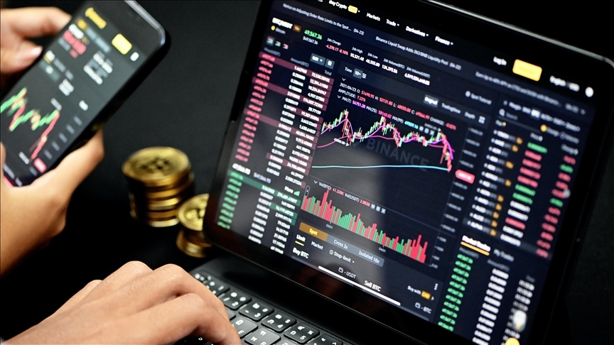ABD hükümeti açıldı, kripto piyasasında temkinli bekleyiş sürüyor