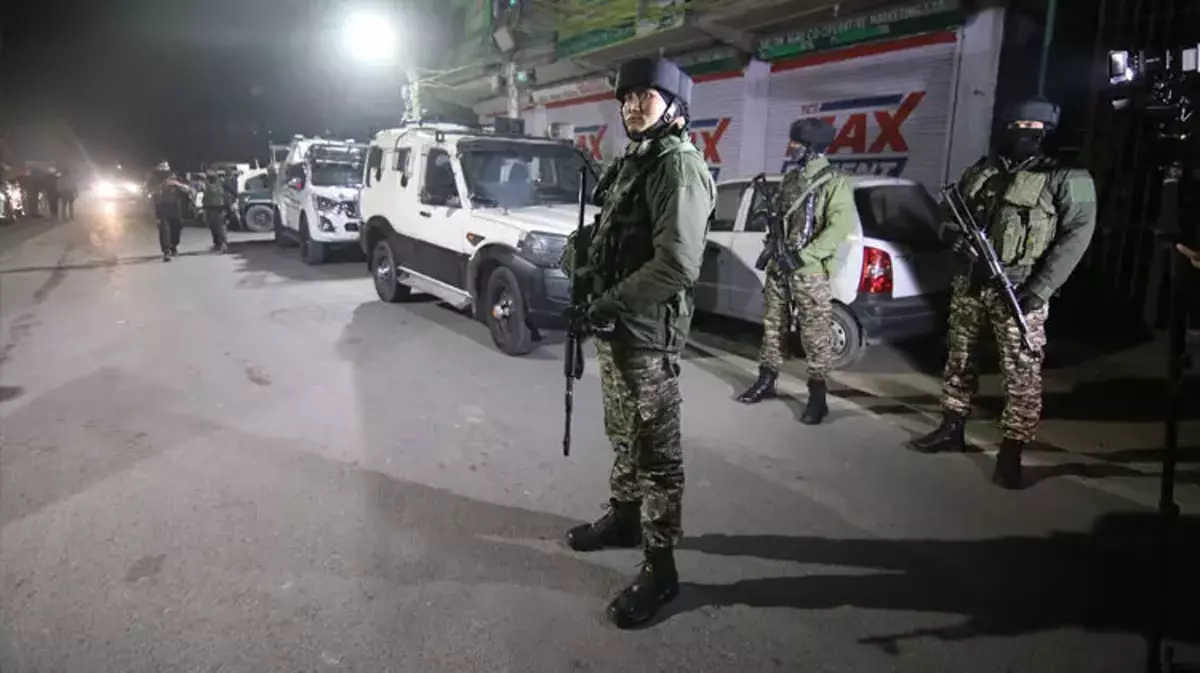 Hindistan'da Polis Karakolunda Patlama: Çok Sayıda Ekip Sevk Edildi