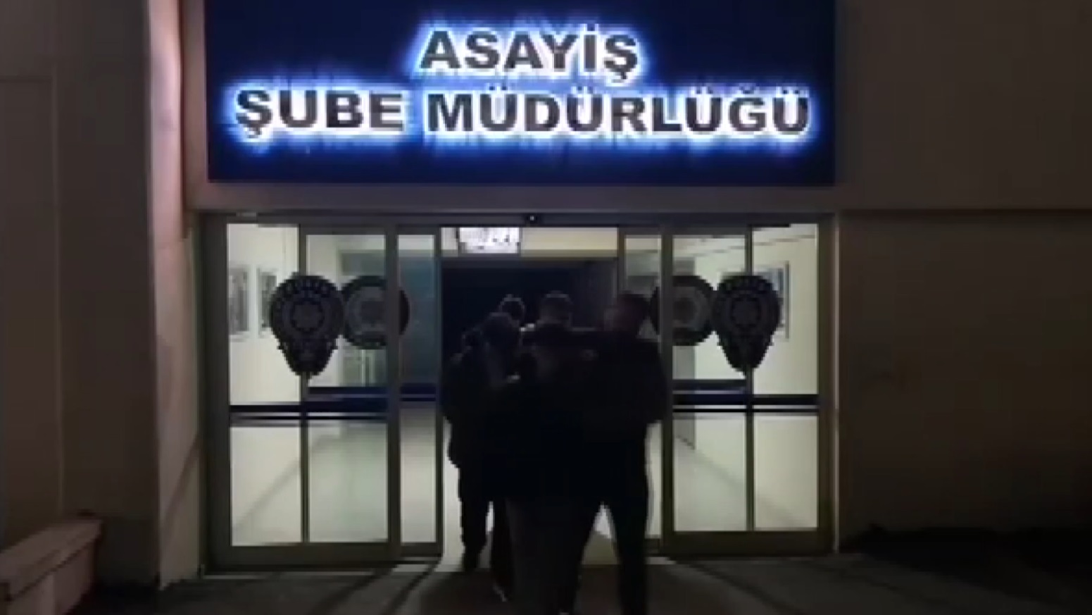 Ankara'da İş Yerlerini Hedef Alan Hırsızlık Şüphelileri Tutuklandı