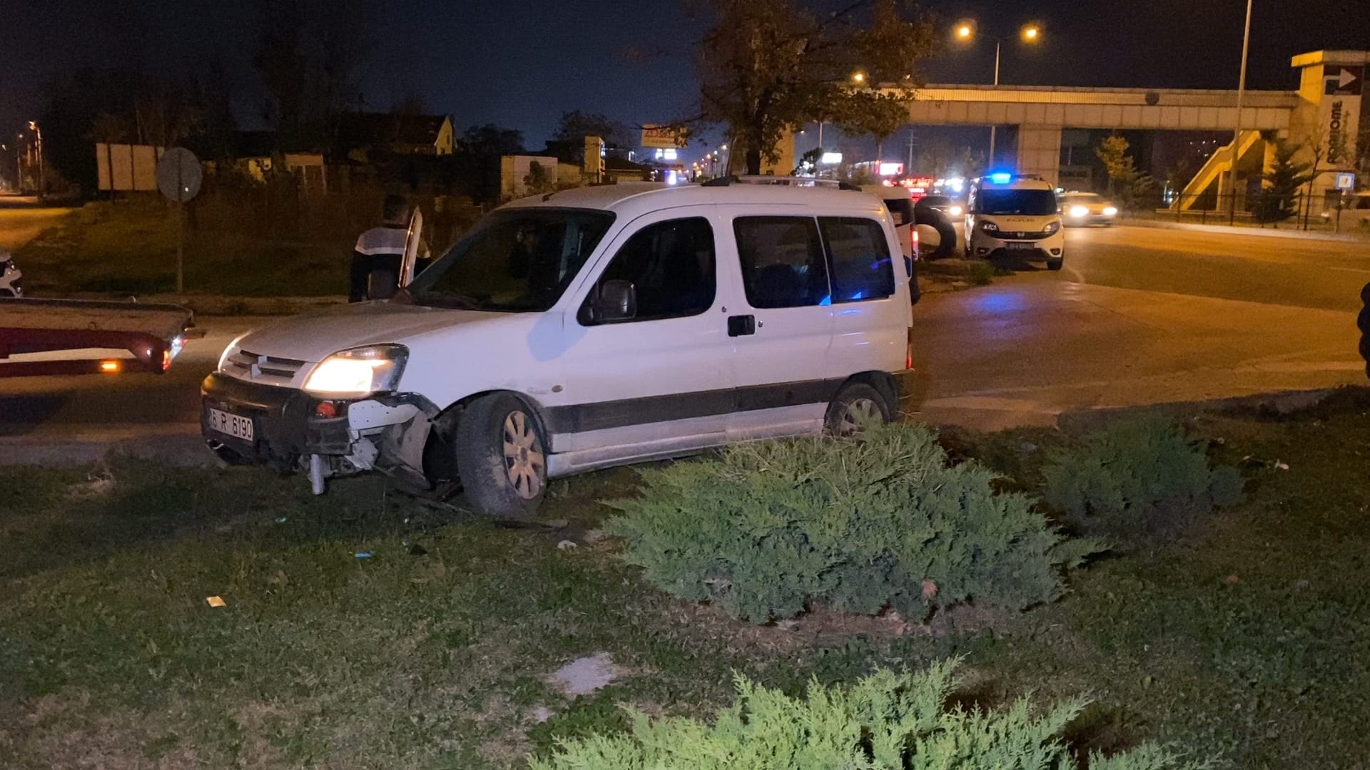 Bursa İnegöl'de Polis 'Dur' İhtarına Uymayan Sürücü Kaza Yapınca Yakalandı