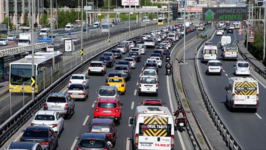 İstanbul'da ara tatil sonrası trafik yoğunluğu: Yoğunluk yüzde 80'e çıktı!