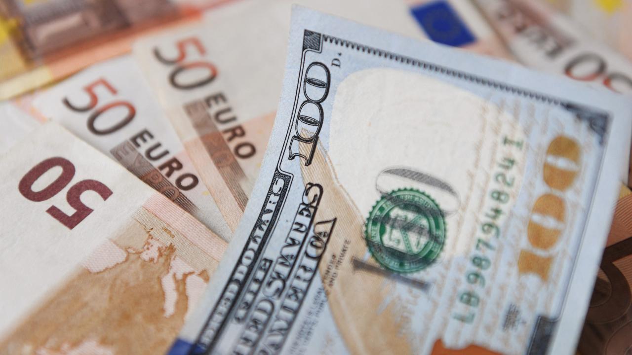 İstanbul Serbest Piyasada Dolar ve Avro Günün Açılışında