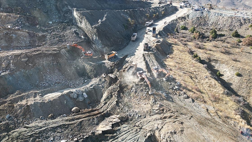 Sivas'taki Maden Ocağında Göçük Arama Çalışmaları Yeniden Başladı
