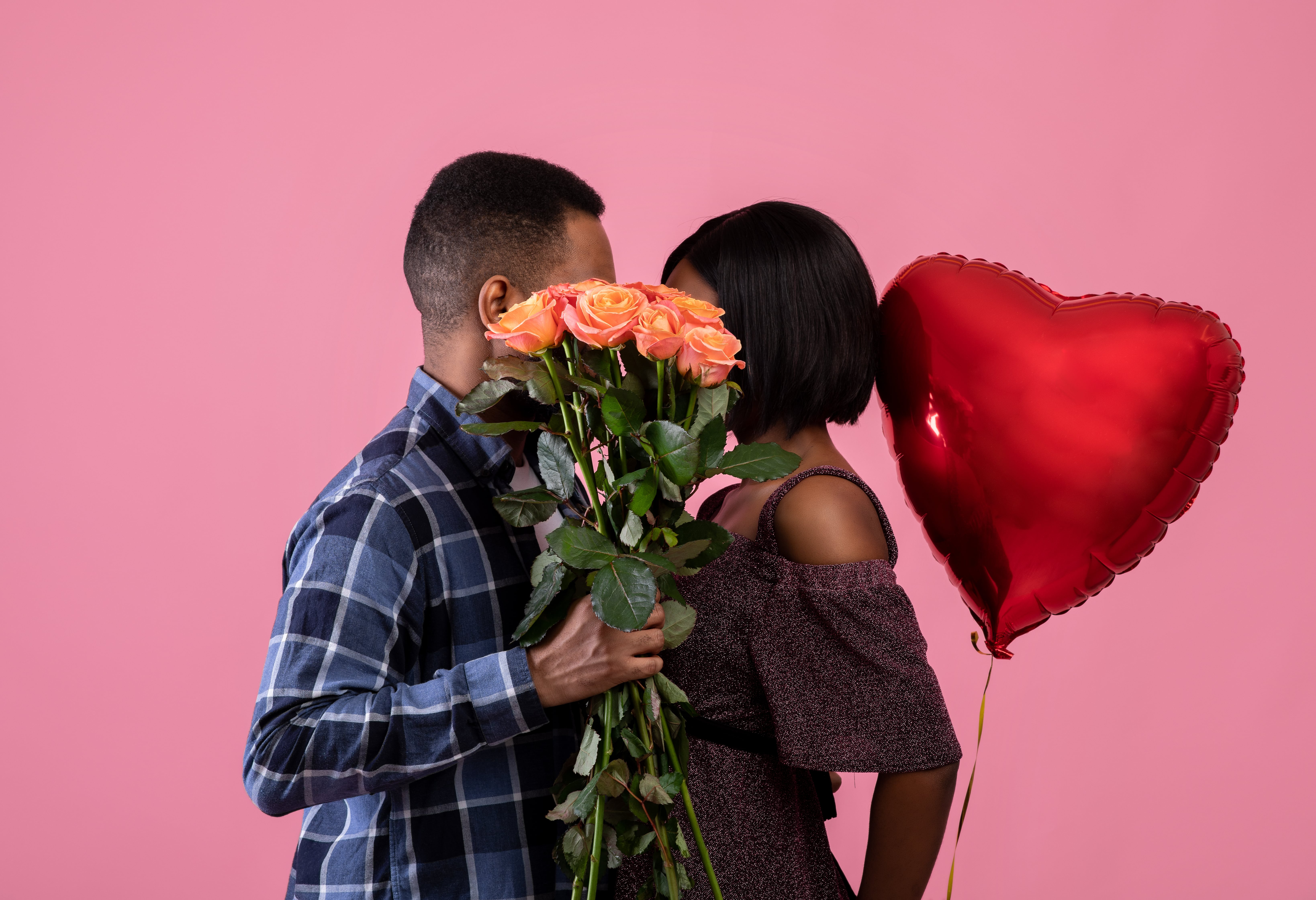 Sosyal Medya Sözlüğü: 'Love Bombing' Nedir?