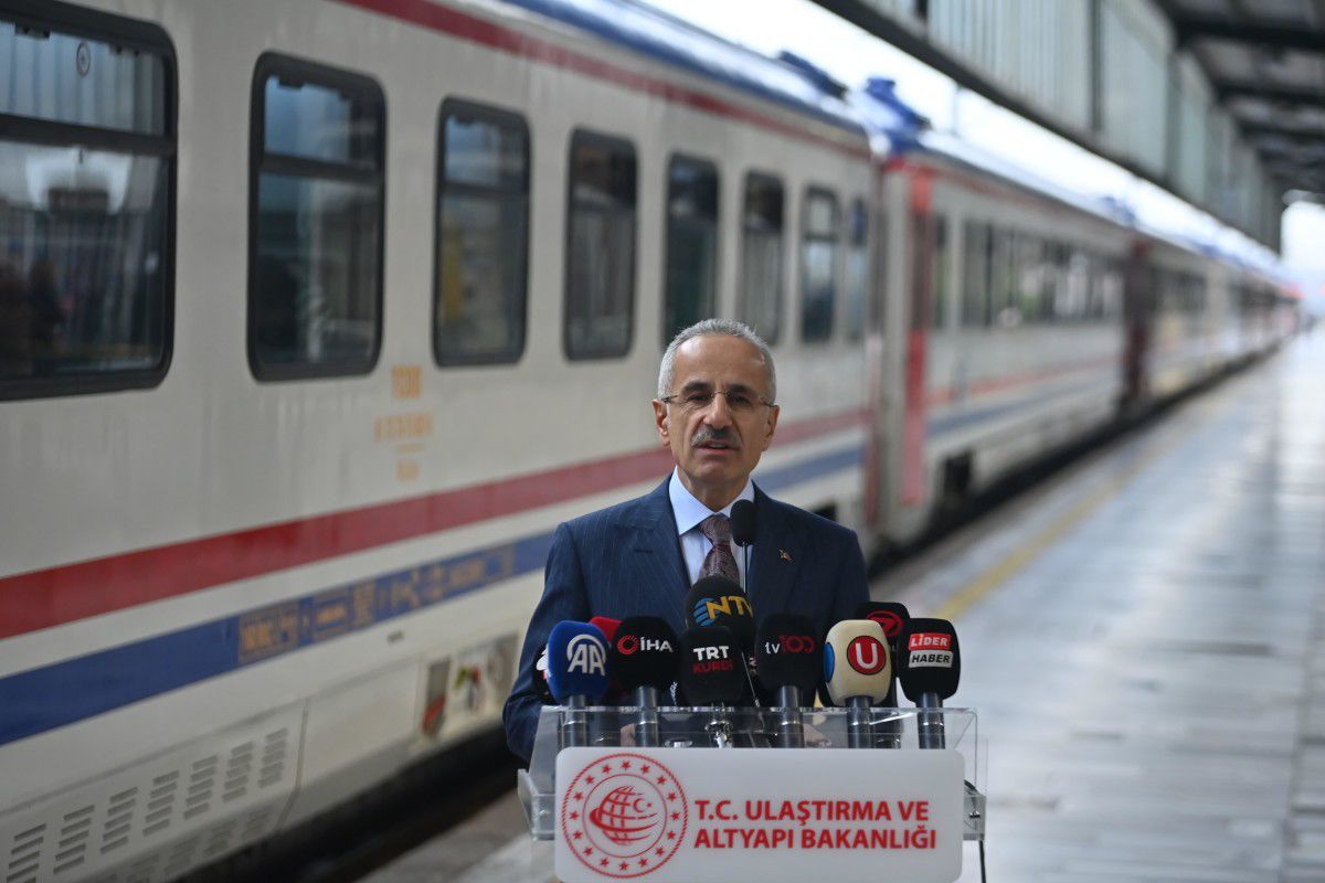 Bakan Uraloğlu: 2028'de iltisak hattı uzunluğunu artıracağız