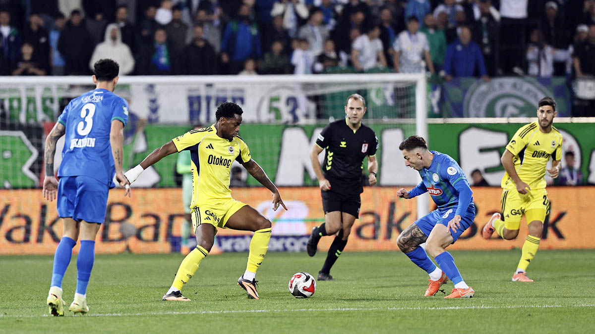 Fenerbahçe, Çaykur Rizespor'u 5-2 Mağlup Etti