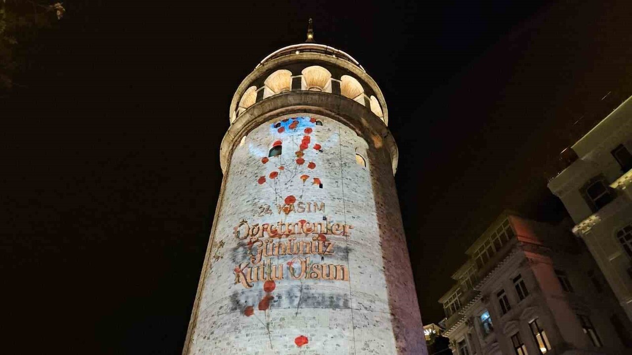 Galata Kulesi'nde 24 Kasım Öğretmenler Günü İçin Özel Mapping Gösterisi