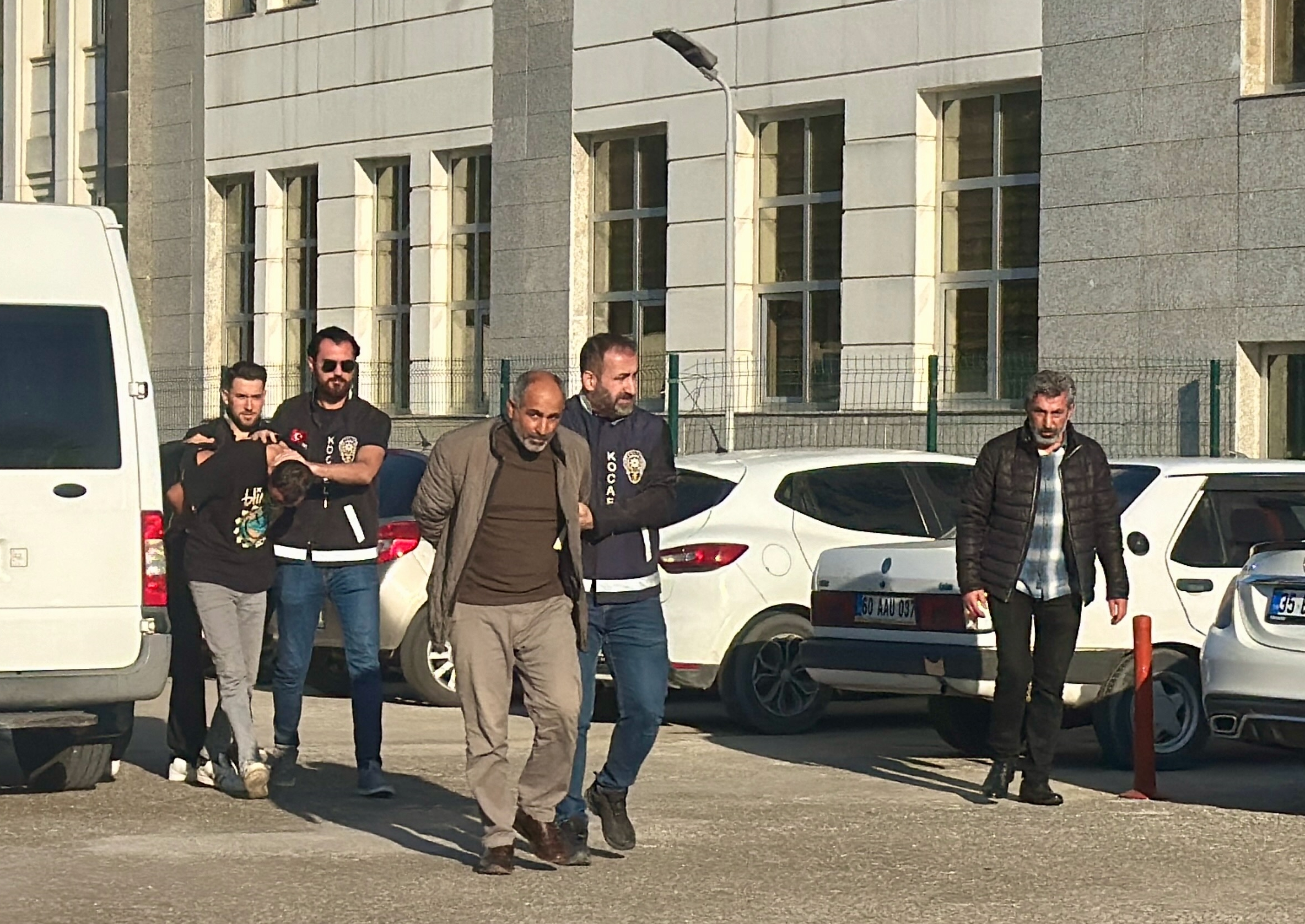 11 İlde Sahte Bungalov Dolandırıcılığı Operasyonu: 23 Şüpheli Tutuklandı
