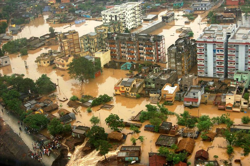 Tayland Başbakanı Charnvirakul, Songkhla'da olağanüstü hal ilan etti