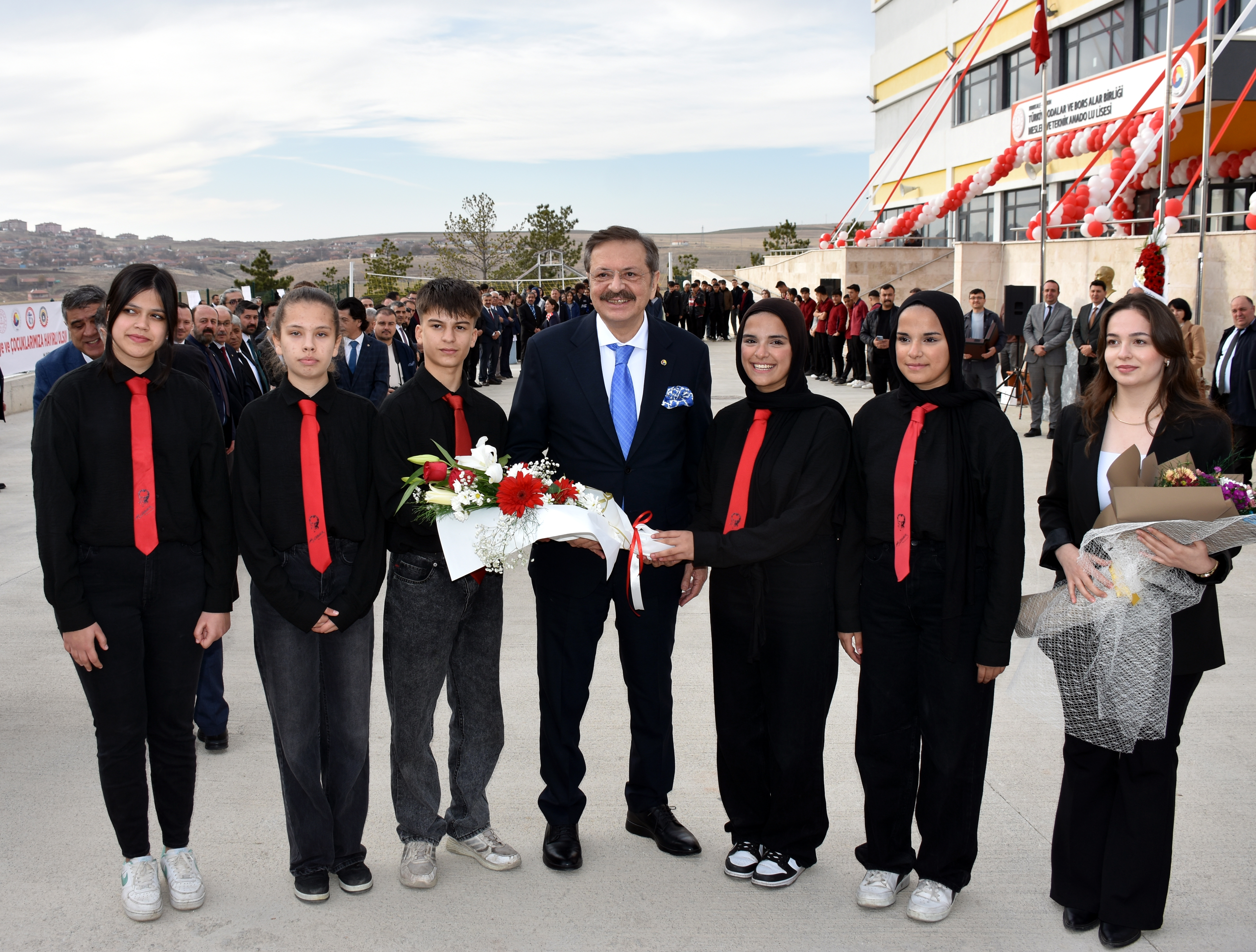 TOBB Başkanı Hisarcıklıoğlu, Kırıkkale'de Okul Açılışına Katıldı