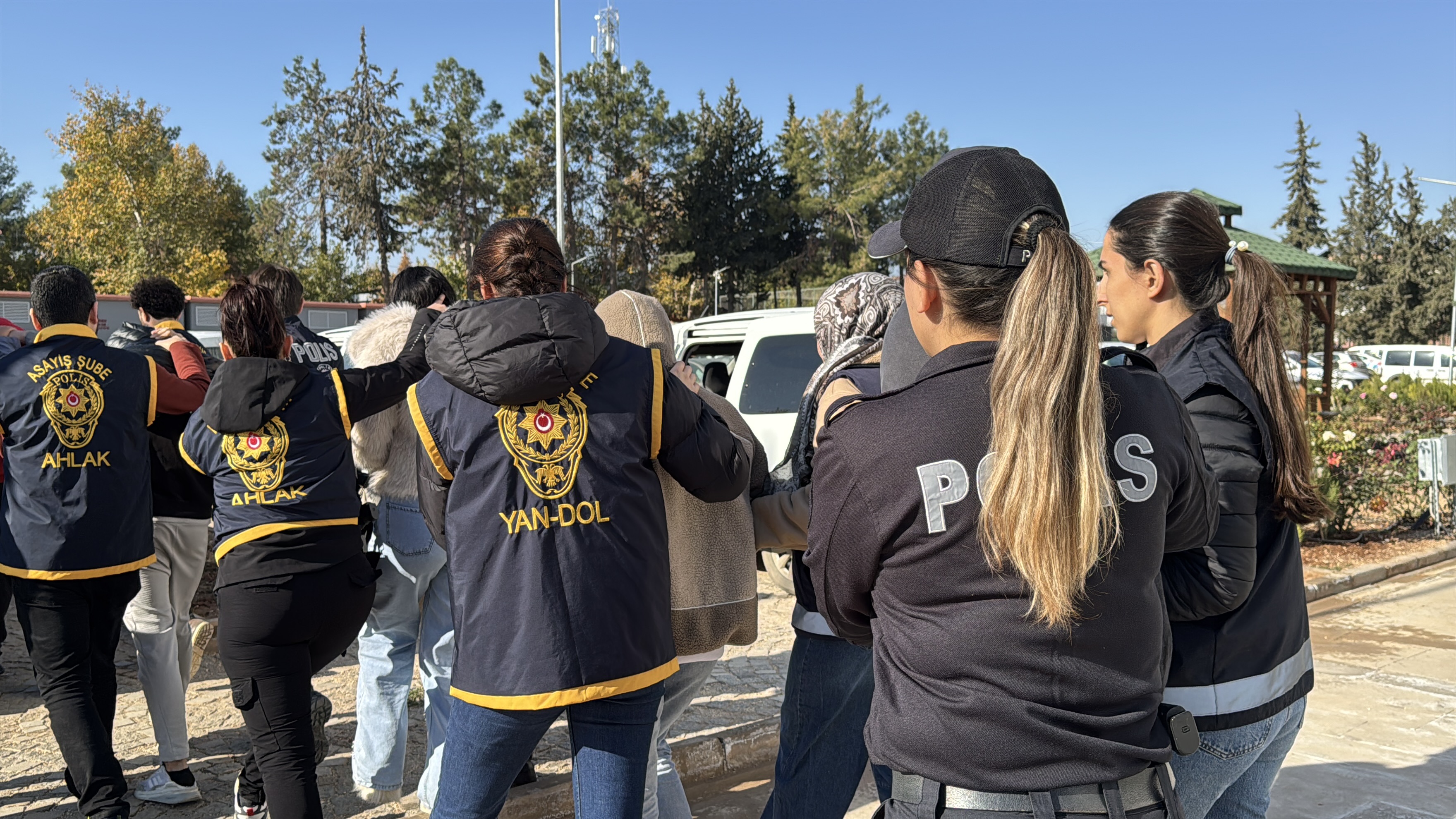 Adıyaman'da Masaj Salonlarına Operasyon: 6 Şüpheli Tutuklandı