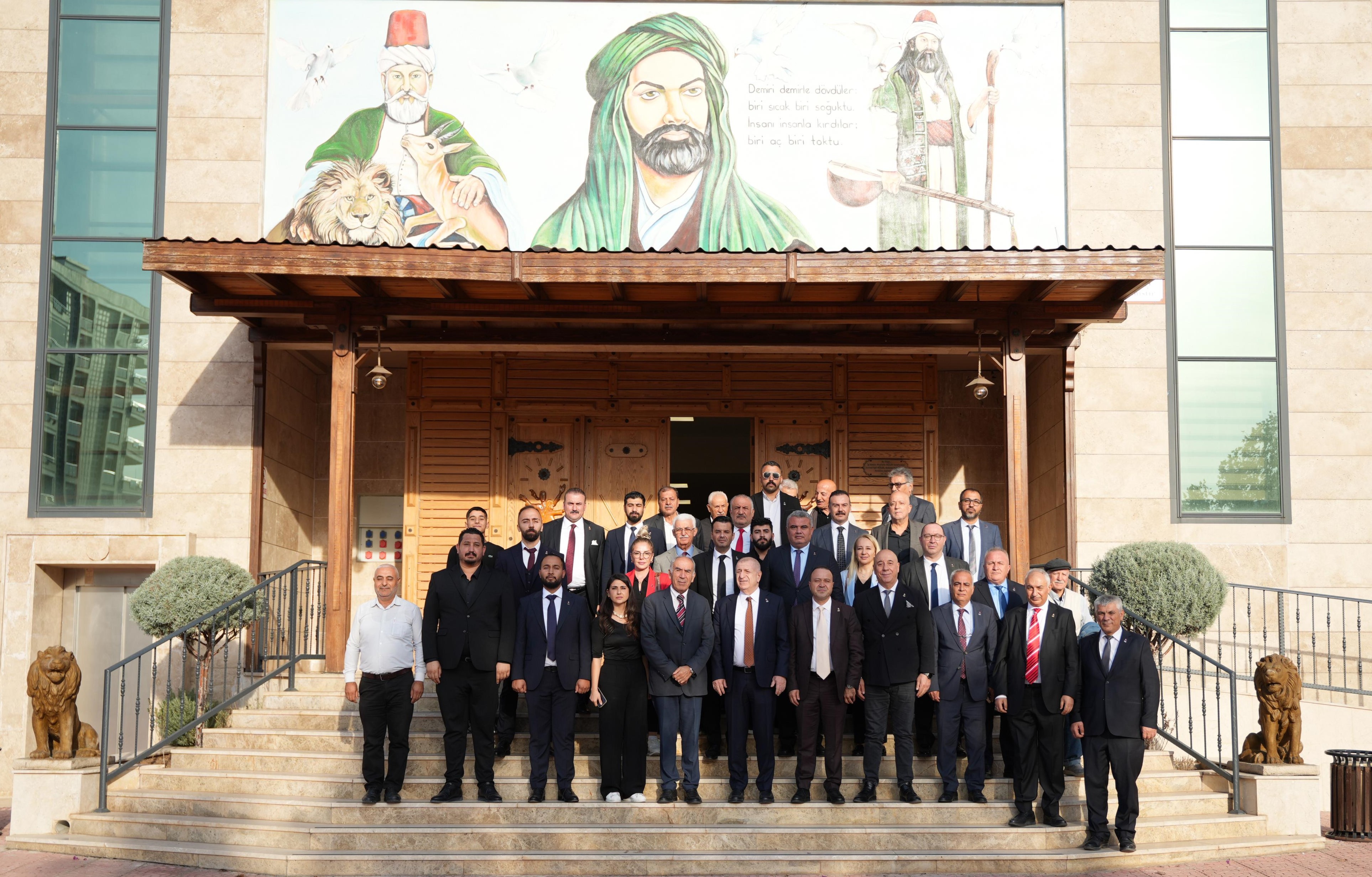 Ümit Özdağ Mersin'de Ziyaretlerde Bulundu: İl ve İlçe Başkanlıklarını Gezdi
