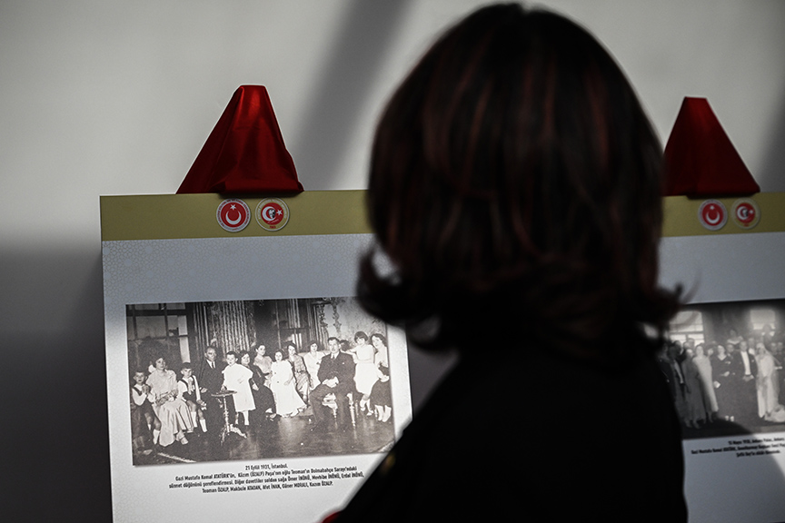 Atatürk ve Aile Sergisi Ankara'da ziyarete açıldı