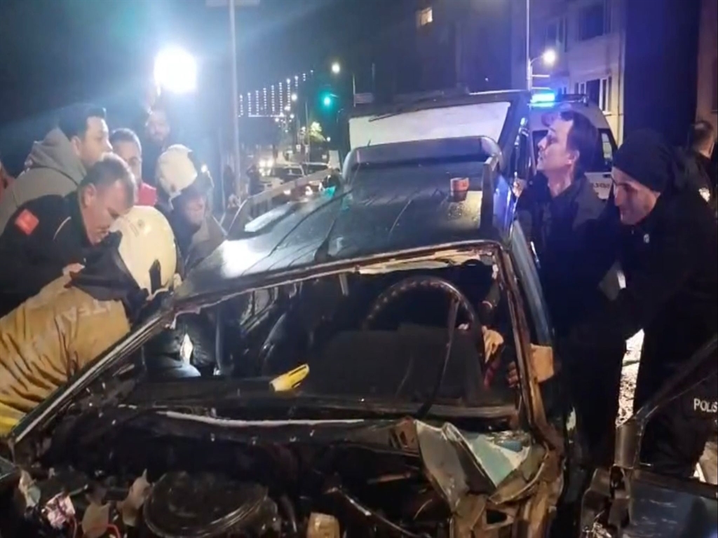 Üsküdar hatalı sollama kazası: 3 kişi yaralandı