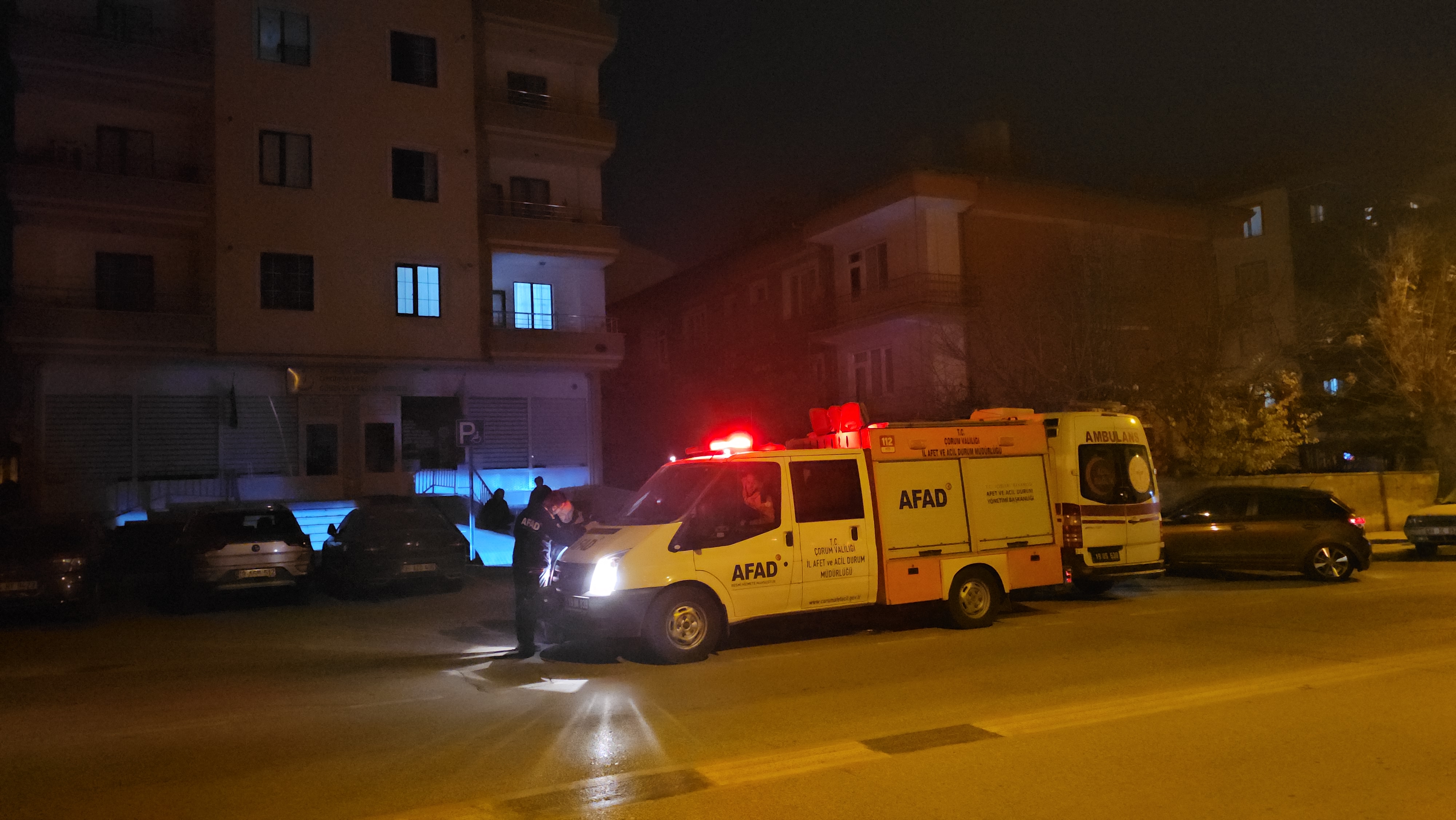 Çorum'da Apartmanda İlaçlama Sonrası Zehirlenme Şüphesi: 8 Kişi Hastaneye Kaldırıldı