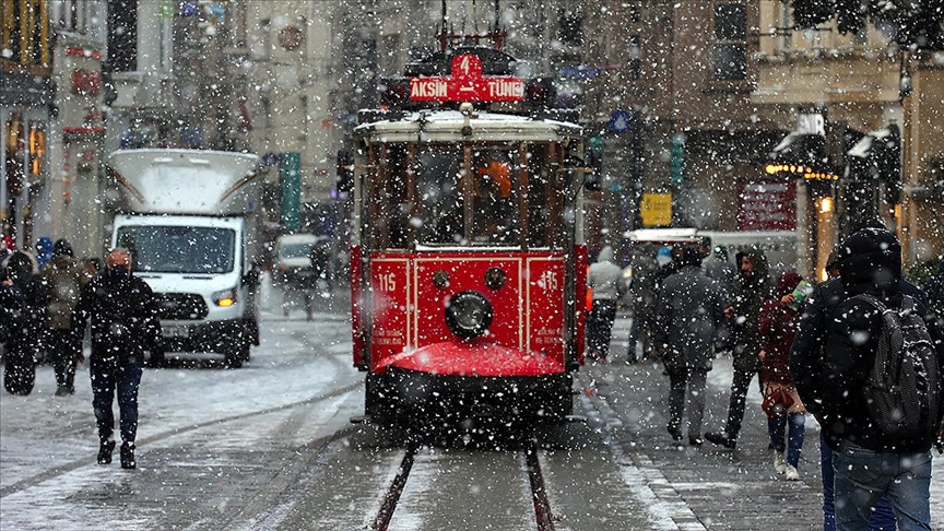 İstanbullular dikkat: Ocak'ta kar bembeyaz sokakları süsleyecek!