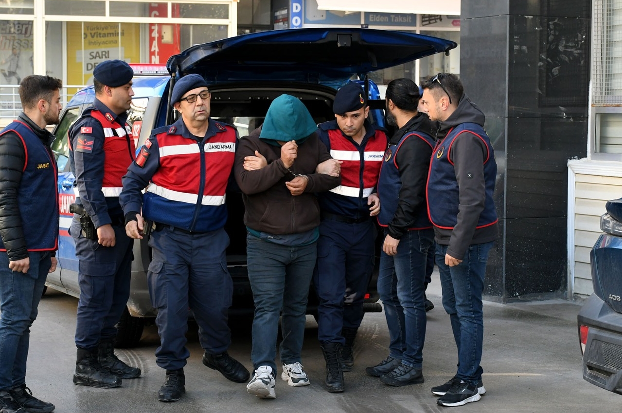 Aydın'da 14 Yıldır Aranan Hükümlü Sahte Kimlikle Yakalandı