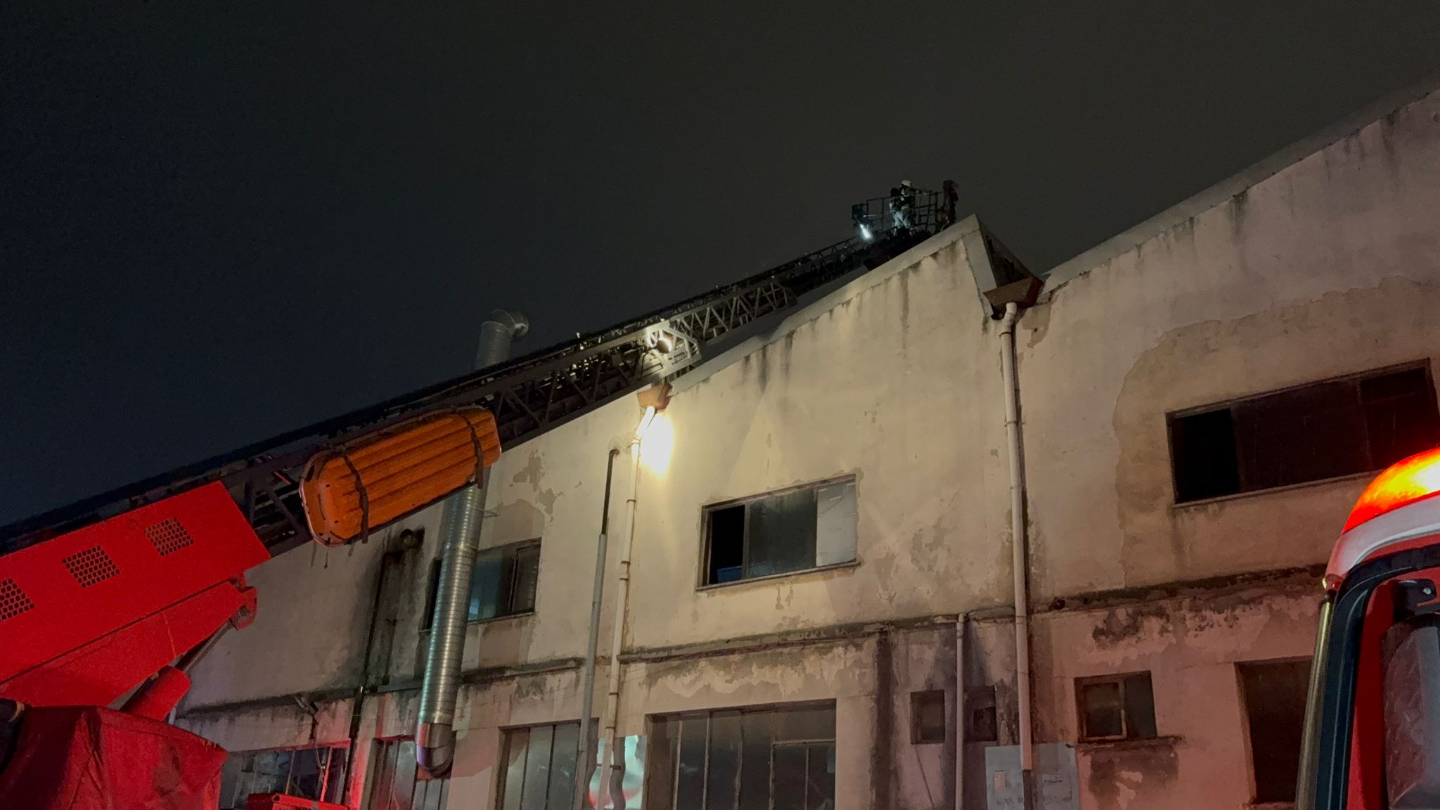 Bakırköy'de İş Yerinde Çıkan Yangın Söndürüldü