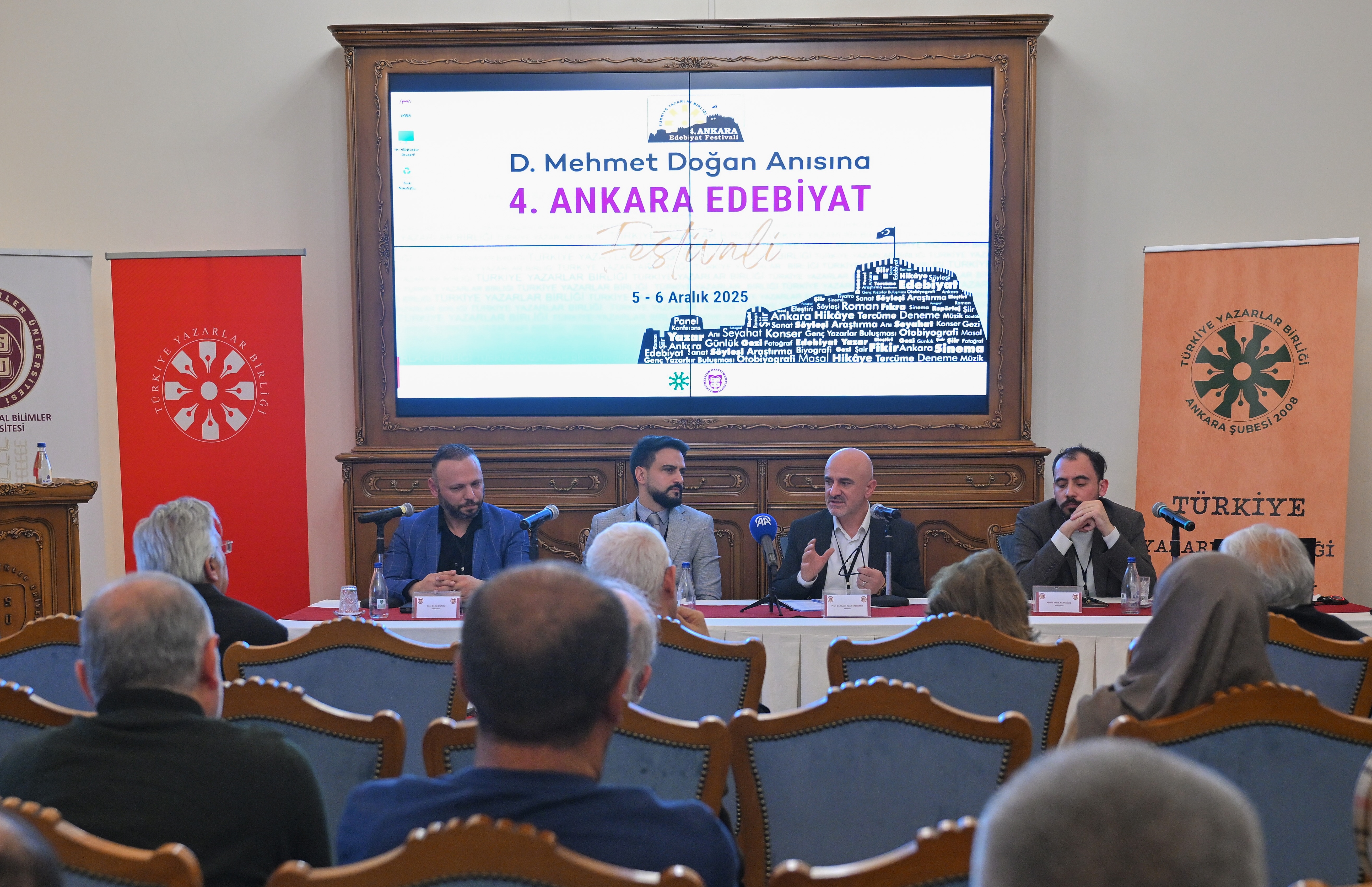 Ankara Edebiyat Festivali'nde Yapay Zekânın Edebiyata Etkisi Paneli Düzenlendi