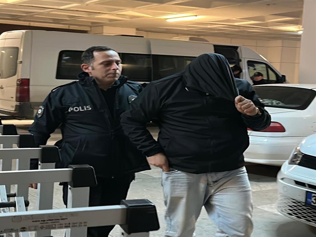 01KBZQEDKF2GYBARBM008SV0CV