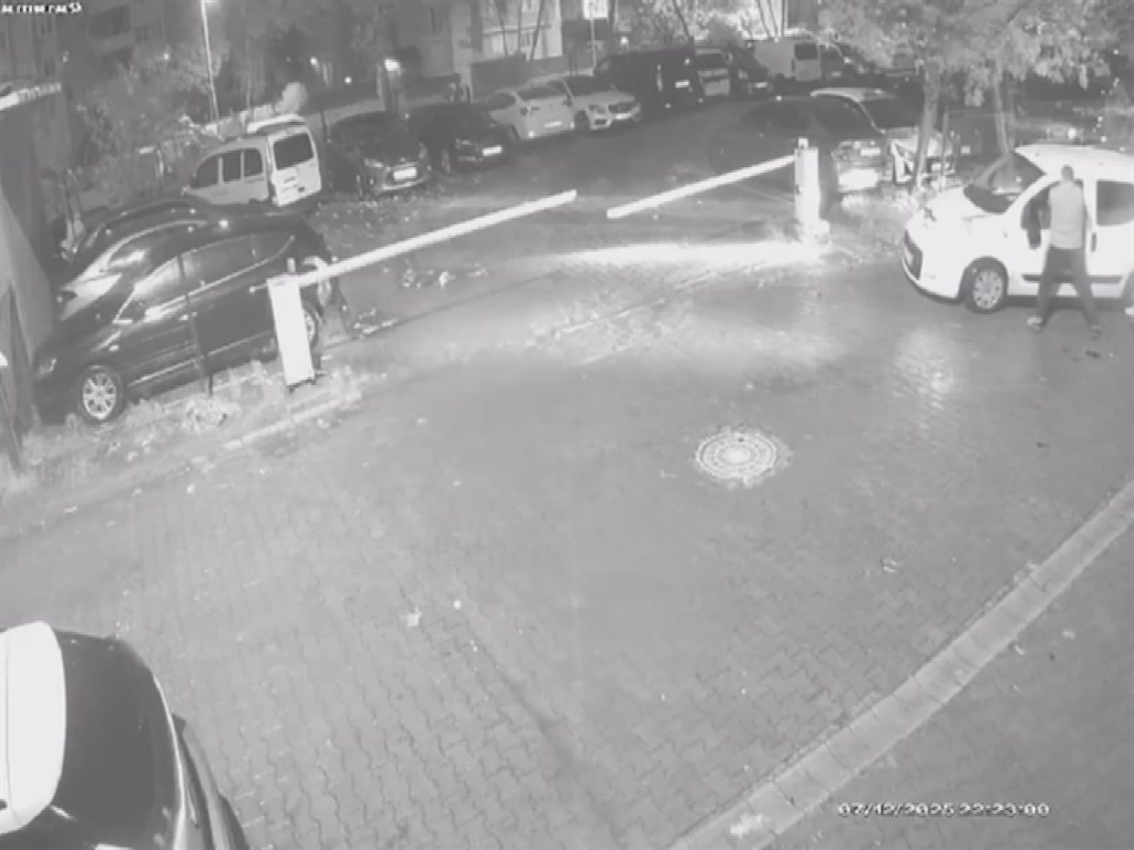 Pendik'te alkollü sürücü kazası: 9 araca çarptı, kaçtı