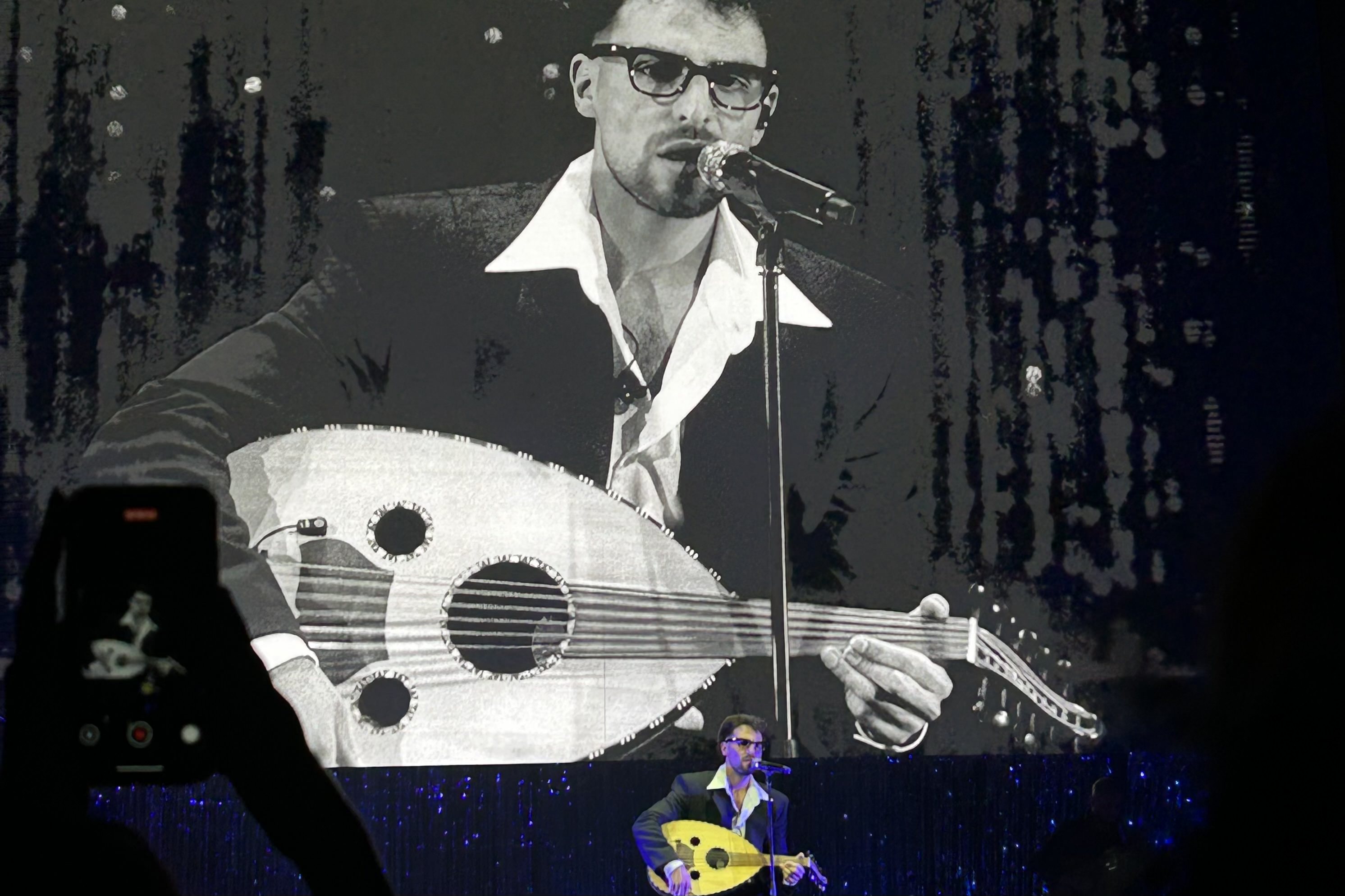 Filistinli şarkıcı Saint Levant, İstanbul konserinde 'Özgür Filistin' çağrısı yaptı
