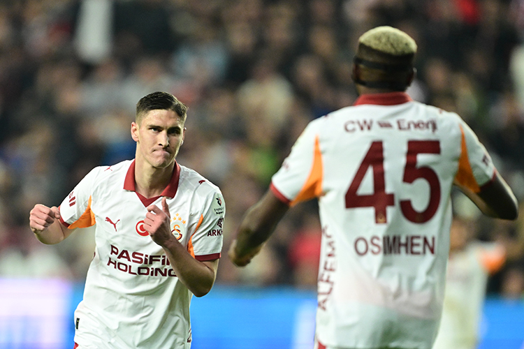Galatasaray Antalyaspor deplasmanında 4 golle kazandı