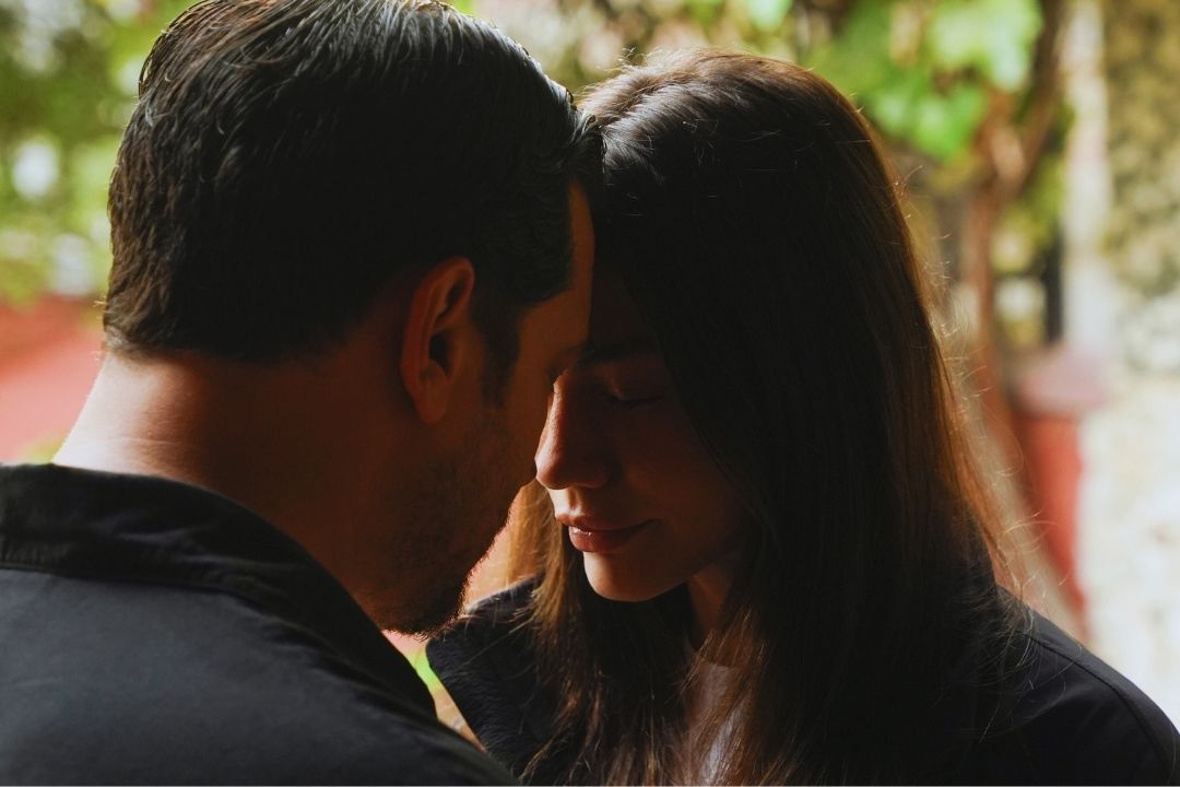 Aşk sahnelerine beğeni yağmuru! Favori çift oldular