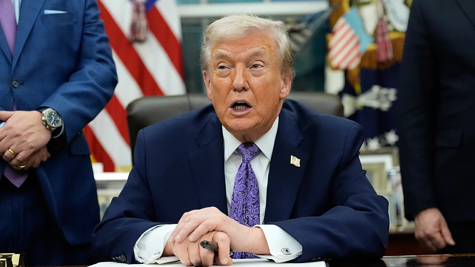 Trump, Suriye Cumhurbaşkanı Şara'ya hala güvendiğini söyledi