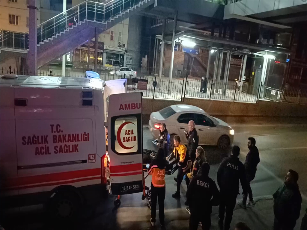 Bursa'da silahlı kavga: Eğlence mekanı önünde 2 yaralı