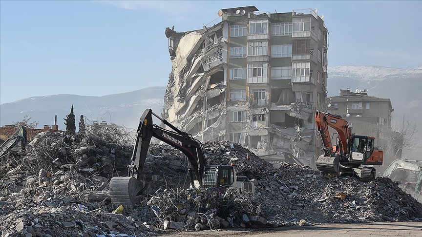 Afetler sonrası bina hasar tespiti kurallarına ilişkin yönetmeliğin yürürlüğü 1 yıl ertelendi!