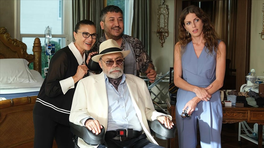 Seyirci onları çok sevdi! Yılın en çok izlenen filmi gişede fırtınalar estirdi