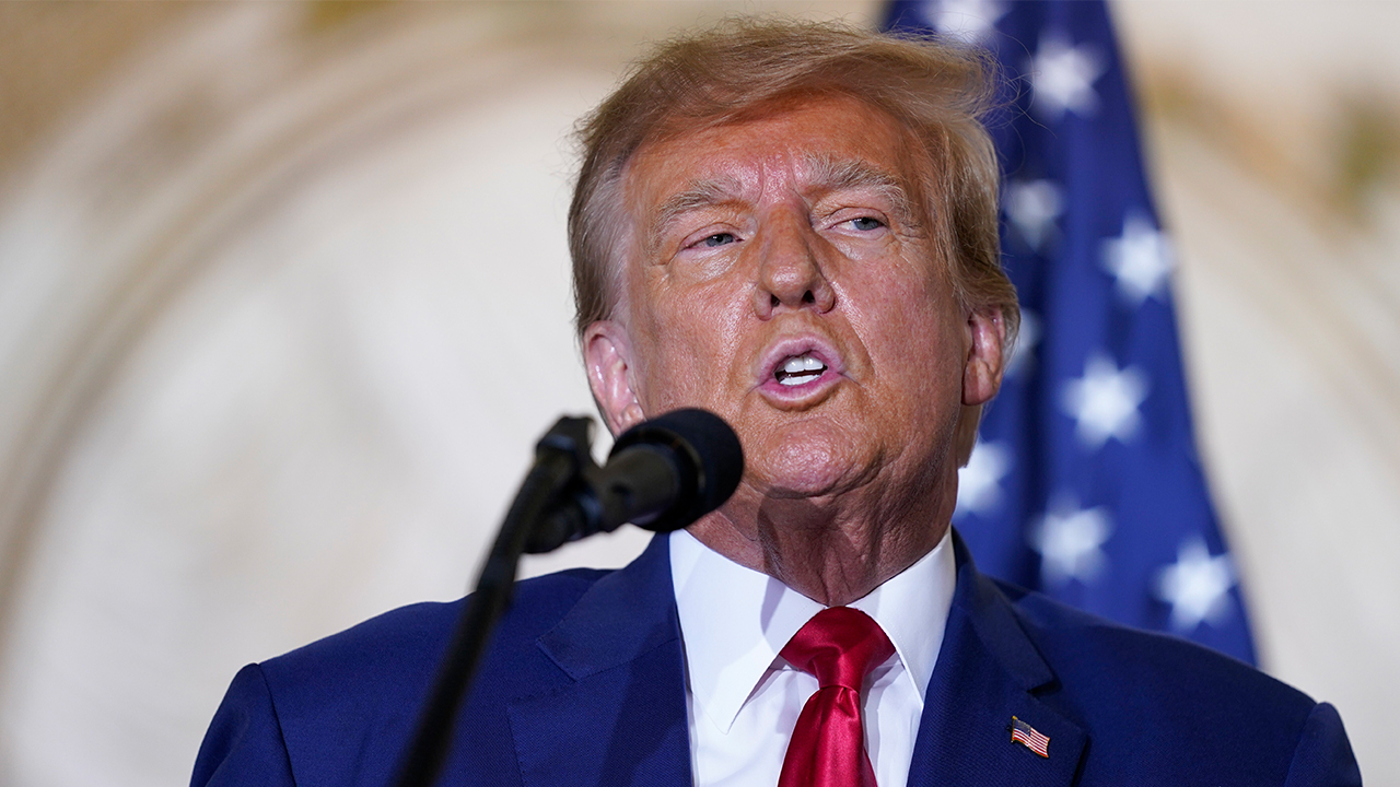 ABD Başkanı Trump, Fed'in yeni başkanını birkaç hafta içinde açıklayacağını söyledi