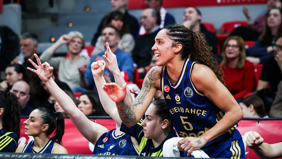 Fenerbahçe Opet Kadın Basketbol Takımı Casademont Zaragoza'yı 95-64 Mağlup Etti