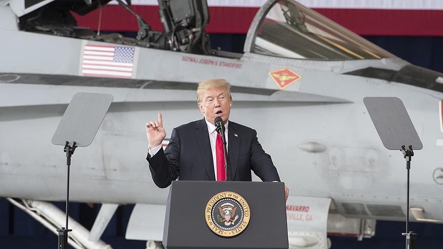 Trump, ABD'nin 2028'e kadar Ay'a yeniden gitmesini öngören kararnameyi imzaladı!