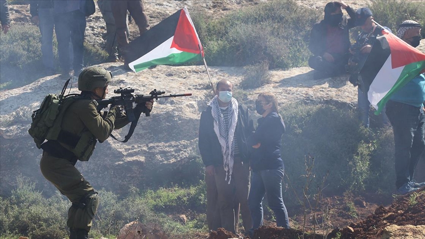 İsrail Ordusundan Batı Şeria'da Taş Atanlara Öldürme Emri