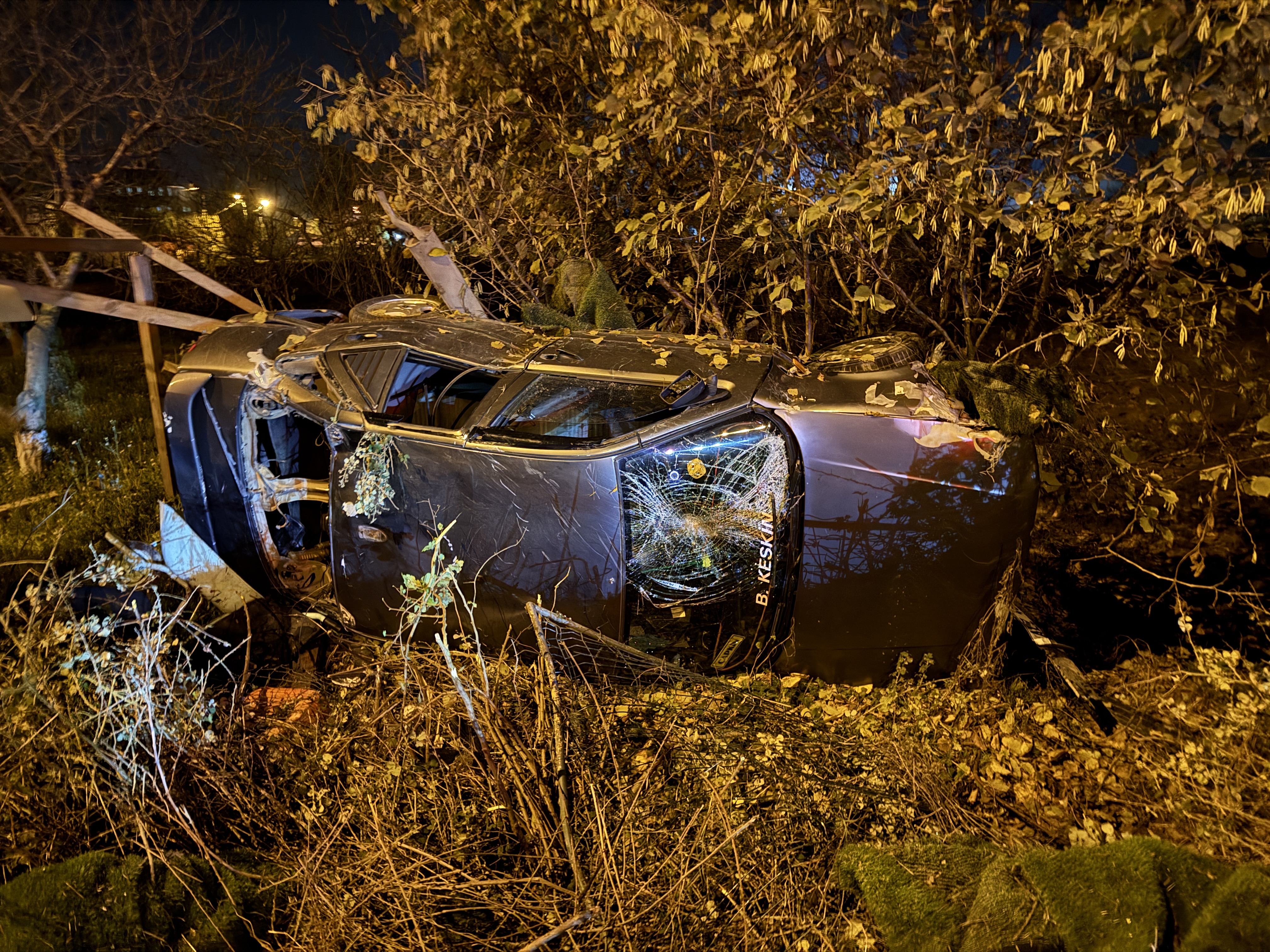 Sakarya'da hafif ticari araç ile otomobilin çarpıştığı kazada 4 kişi yaralandı