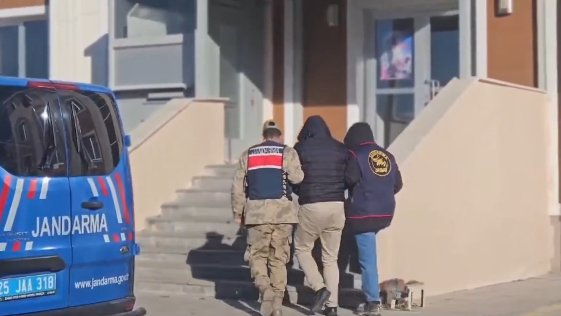 FETÖ'nün Güncel Yapılanmasına Eş Zamanlı Baskın Düzenlendi